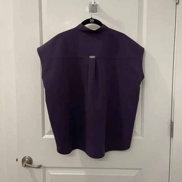 NWOT LIMITED EDITION Figs Rafaela Oversized Scrub Top - Purple Shadow (M) - Picture 4 of 6